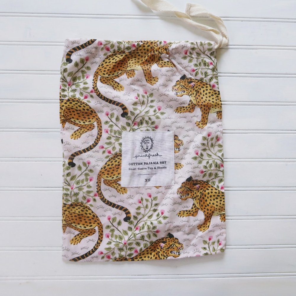 PRINTFRESH Bagheera print clothes bag in Blush (NWOT)